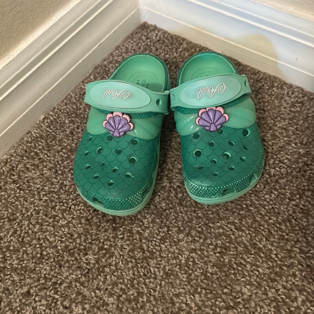 Ariel crocs kids size 10c